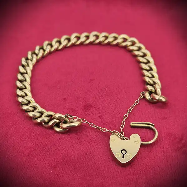 Gorgeous Antique 15ct Charm Bracelet