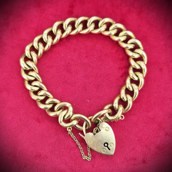 Fabulous 15ct Yellow Gold Charm Bracelet