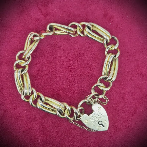 Gorgeous Antique 9ct Gold Fancy Charm/Gate Bracelet