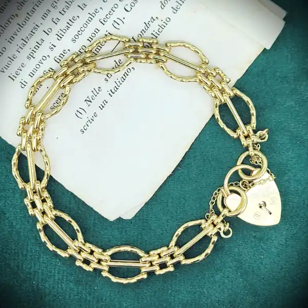 Gancy Charm Style Gate Bracelet with Padlock in 9ct Gold