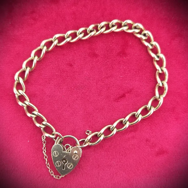 Date: 1994! 9ct Yellow Gold Charm Bracelet 