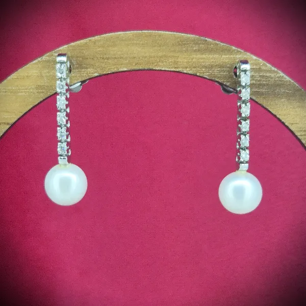 18ct White Gold Diamond & Pearl Drop Earrings