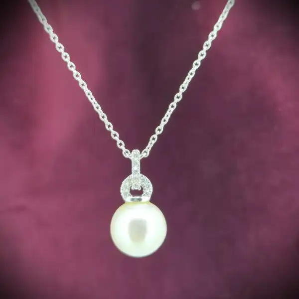 18ct White Gold Diamond and Pearl Necklace