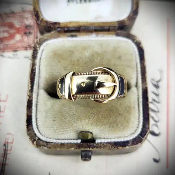 Date 1897! 18ct Buckle Ring