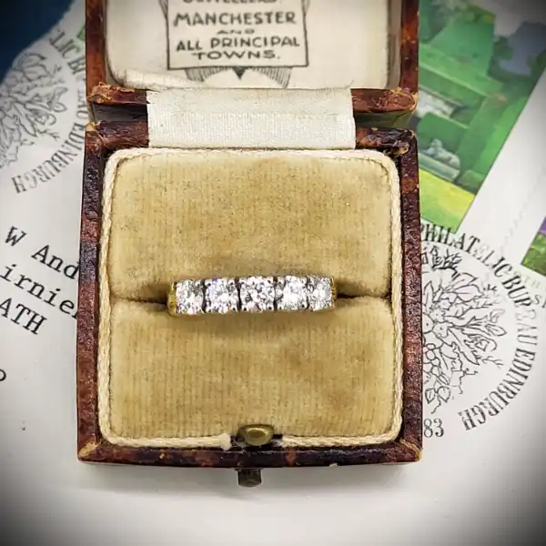 18ct Gold Diamond Five Stone Ring weighing 0.90cts
