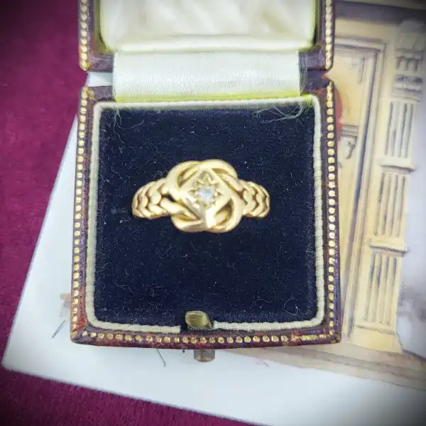 Date 1912! 18ct Yellow Gold Diamond Knot Ring