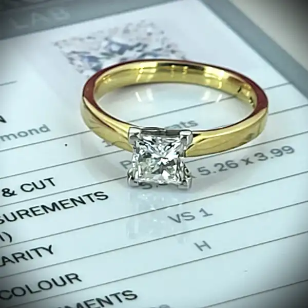 18ct Yellow Gold 1.00ct Princess Cut Solitaire 