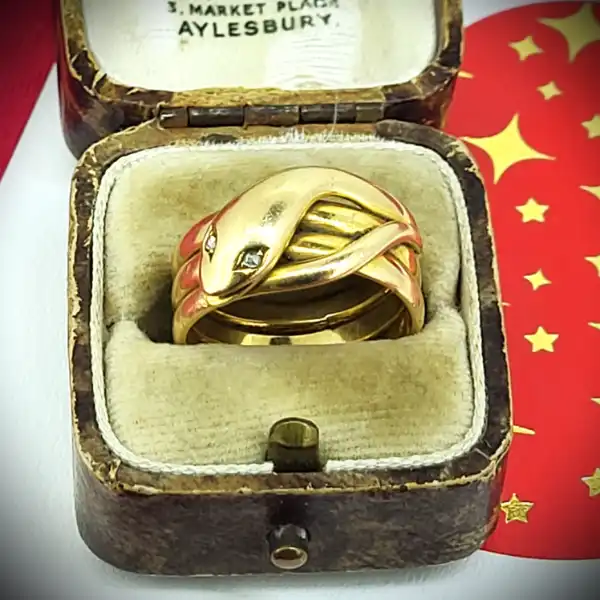 18ct Gold Snake Ring with Diamond Eyes