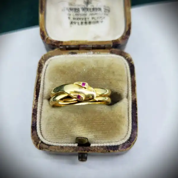 Date 1920-1921! 18ct Gold and Ruby Snake Ring