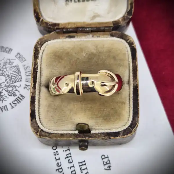 Date 2000! 9ct Yellow Gold Buckle Ring