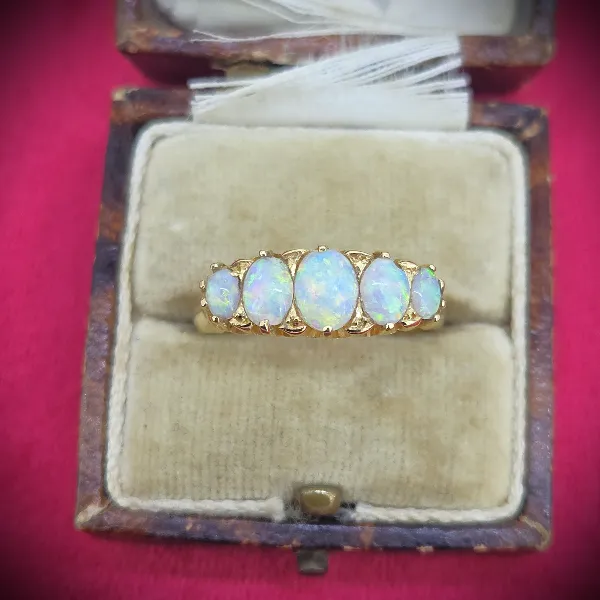 Date 1902! Opal Ring in 18ct Gold