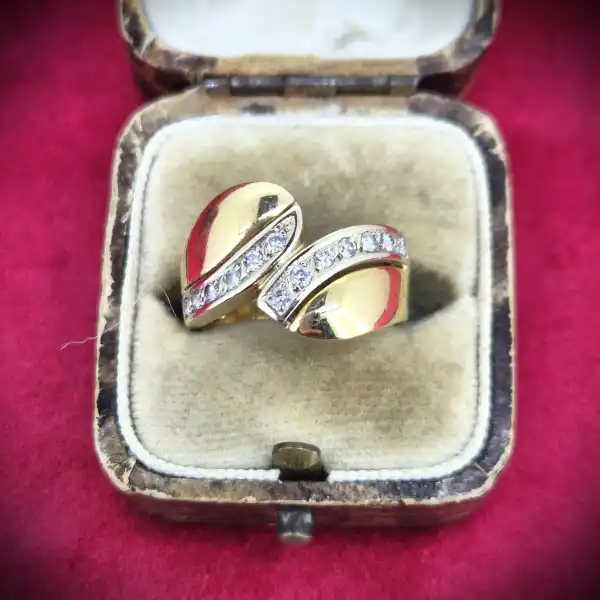 18ct Yellow Gold Diamond Dress Ring