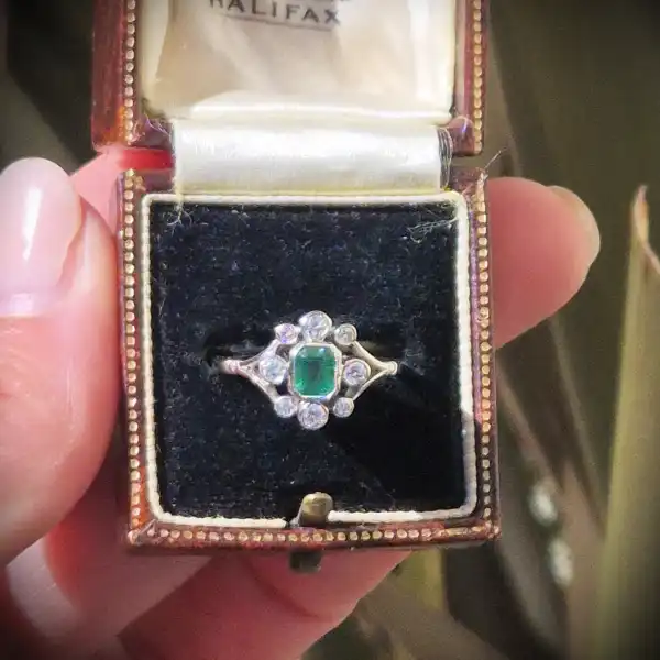 Antique Emerald & Diamond Ring set in Platinum