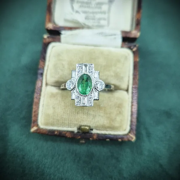 Platinum Diamond & Emerald Art Deco Ring