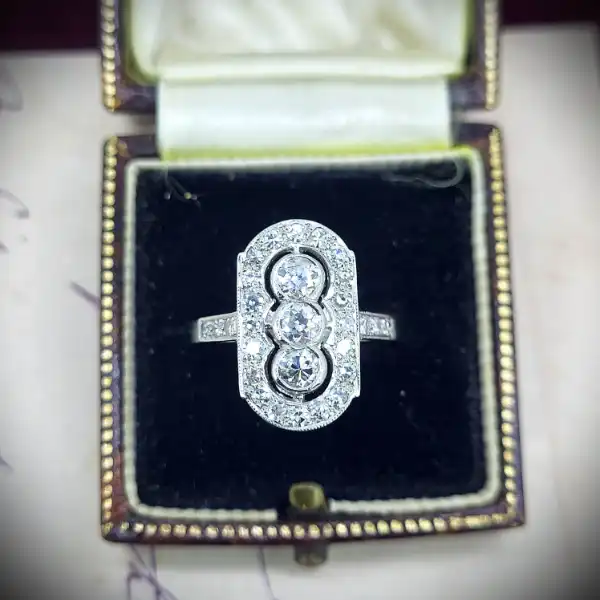 Platinum Art Deco Diamond Ring weighing 1.10cts